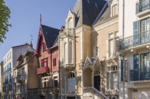 Néris-les-Bains Auvergne Les Voyages autour des résidences Héraclide à Commentry Les Trésors du Bourbonnais Le Mag Différence Séniors